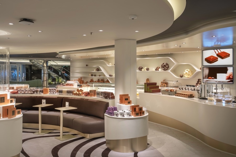 MSC Cruises MSC World Class Jean-Philippe Chocolate and Café ©MSC Rights, Ivan Sarfatti 2.jpg